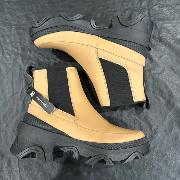 Sorel Shoes - Sorel Tan and Black Waterproof Chelsea Winter Boots